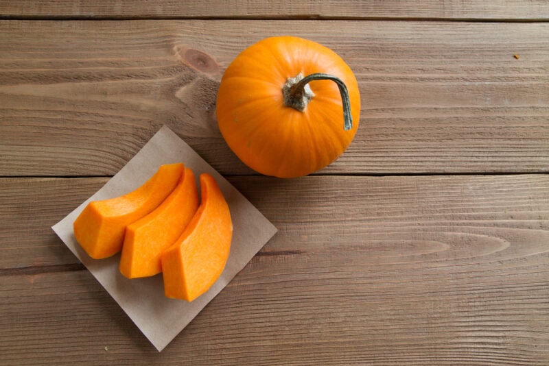 pumpkin-on-the-wooden-table
