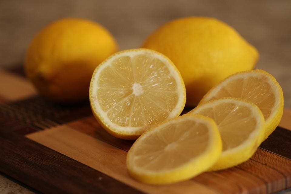 sliced lemons
