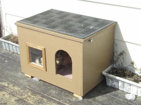 Cat House for Those Chilly Nights