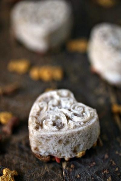 Friendly Frozen Banana Bites are the perfect way to treat your cat all year long
