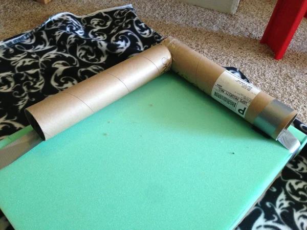 No-Sew Pet Bed With Cardboard Bolsters