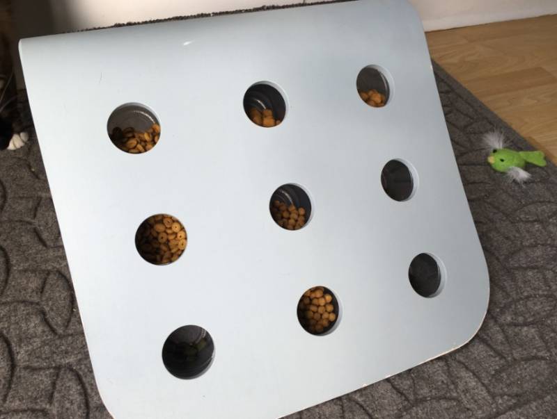 IKEA hack - DIY Food Puzzle for Cats