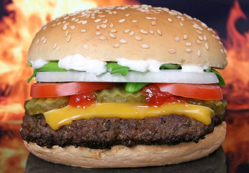 closes up of a hamburger