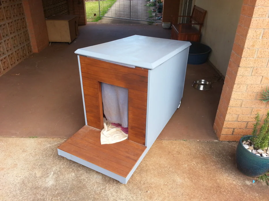 Mobile doghouse