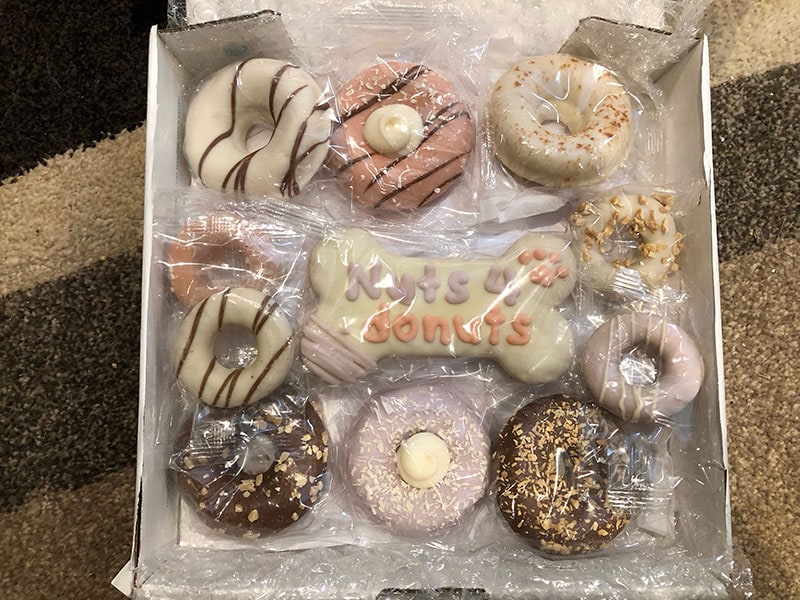 wufer doggie donut cookie box contents
