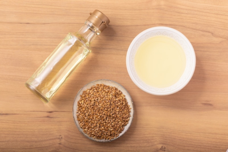 Flaxseed oil extracted from flaxseeds