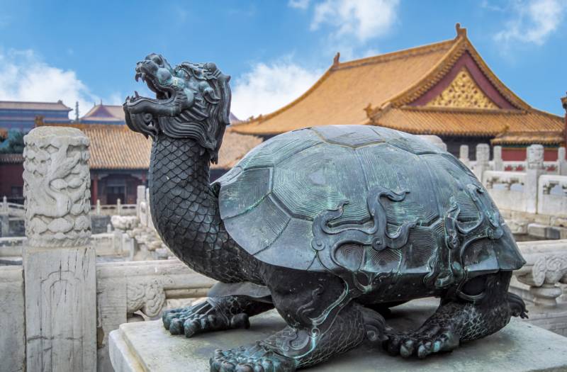 Bronze statue of a turtle in the Forbidden City
