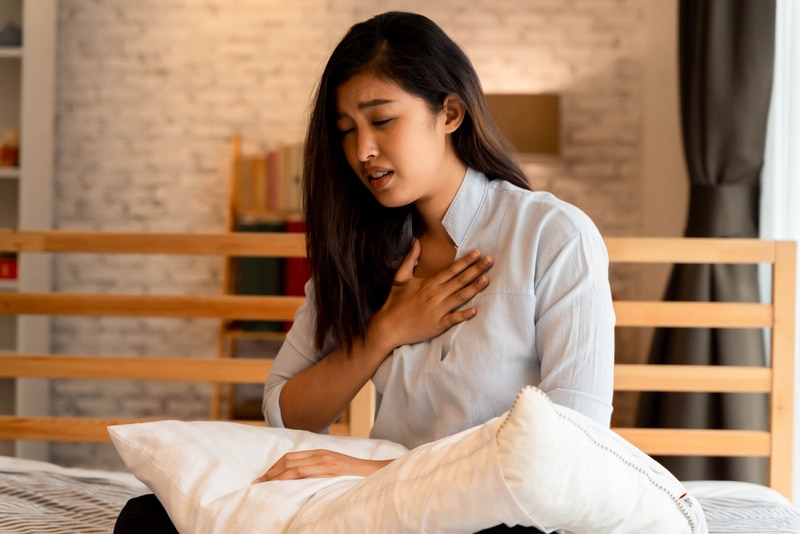 woman having-breathing problem