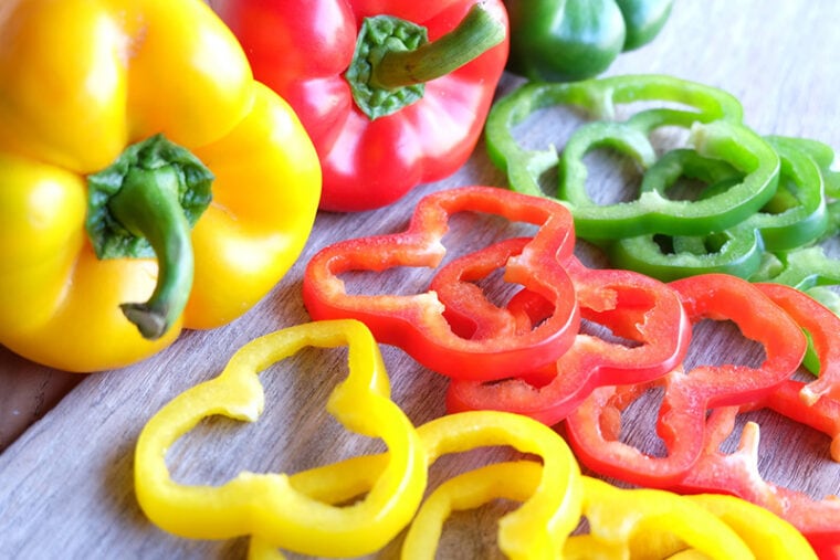 Can Hamsters Eat Bell Peppers? Vet Approved Facts & Safety Guide