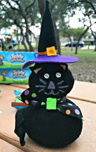 DIY Easy No-Sew Sock Halloween Cat