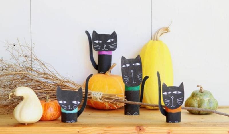 DIY Wickedly Fun Halloween Cat Decorations