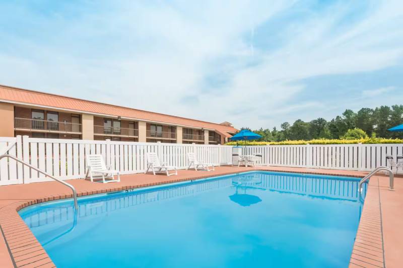 Baymont Inn & Suites Rocky Mount I-95