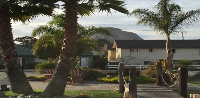 Beach Bungalow Inn & Suites