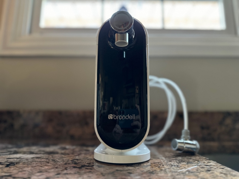 Brondell Cypress Three-Stage Countertop Water Filtration System - close up of the product