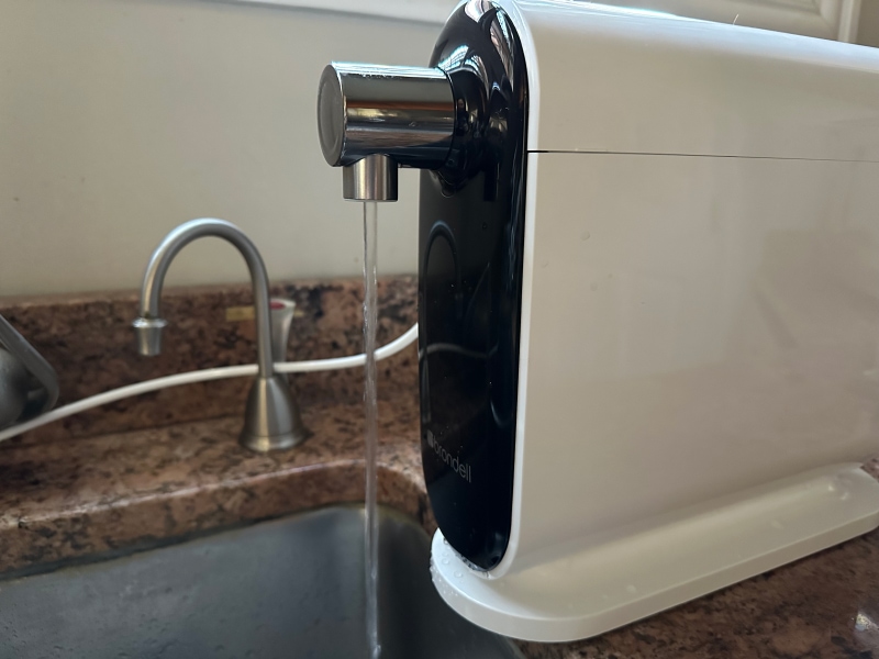 Brondell Cypress Three-Stage Countertop Water Filtration System - water coming out from the product