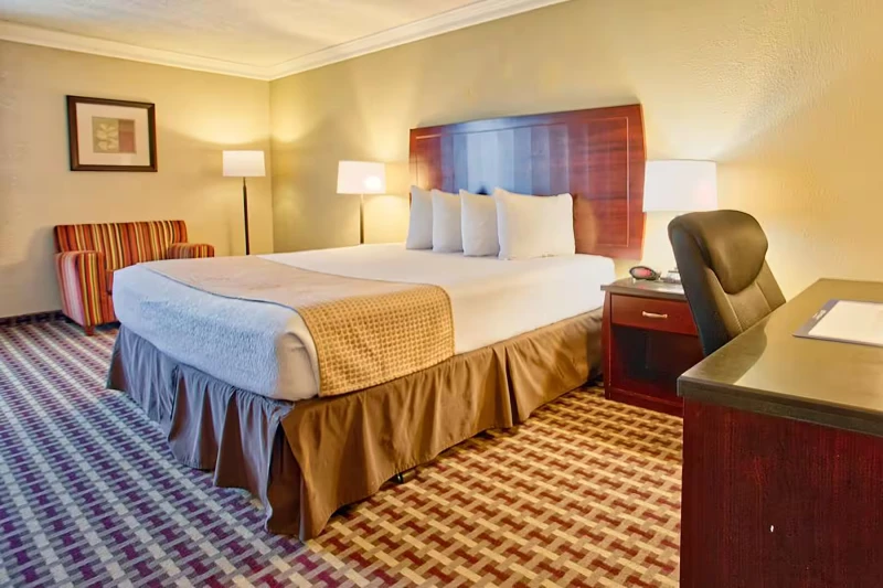 Days Inn and Suites by Wyndham Johnson City