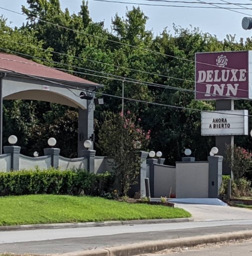 Deluxe Inn