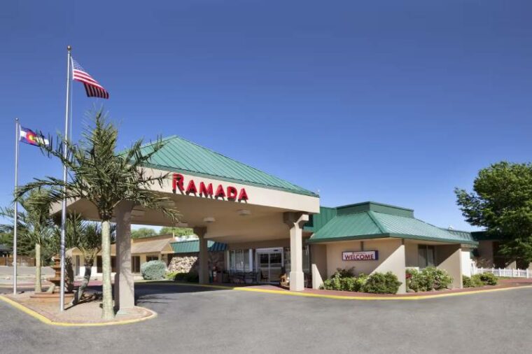 12 Pet-Friendly Hotels in Grand Junction, CO (2026 Guide) | Hepper Pet