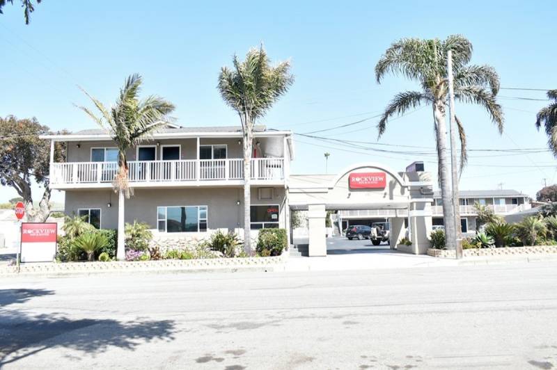 Rockview Inn and Suites