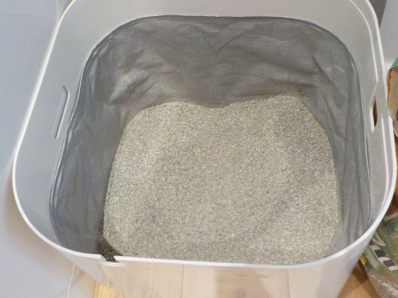 Cat litter with litter liner