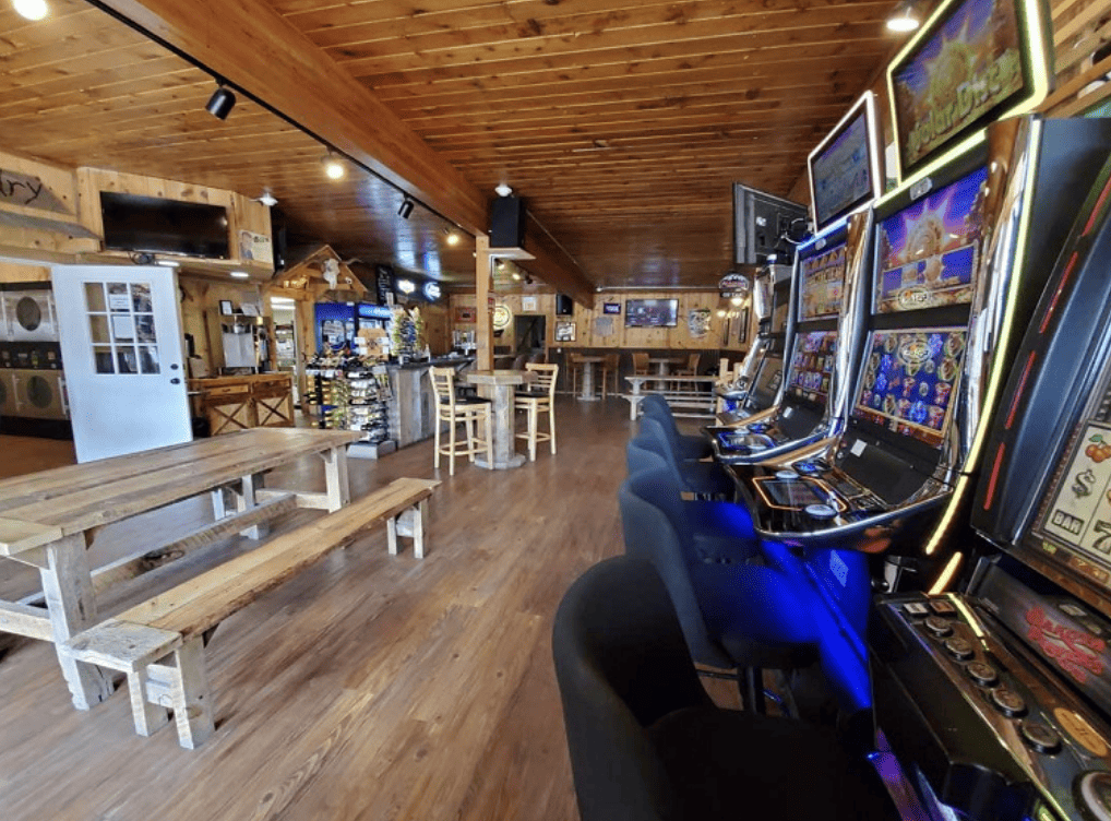 Deadwood Station Bunkhouse & Gambling Hall