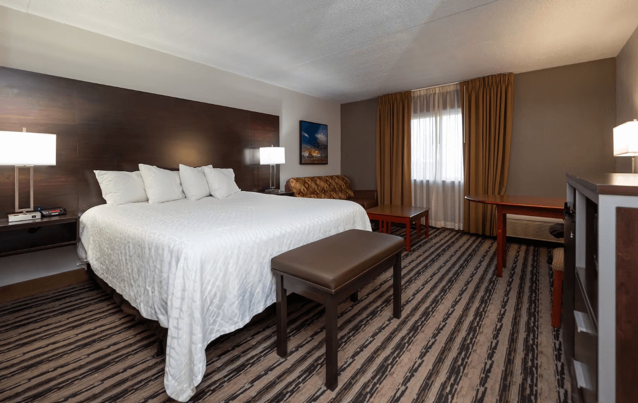 Endeavor Inn and Suites Topeka