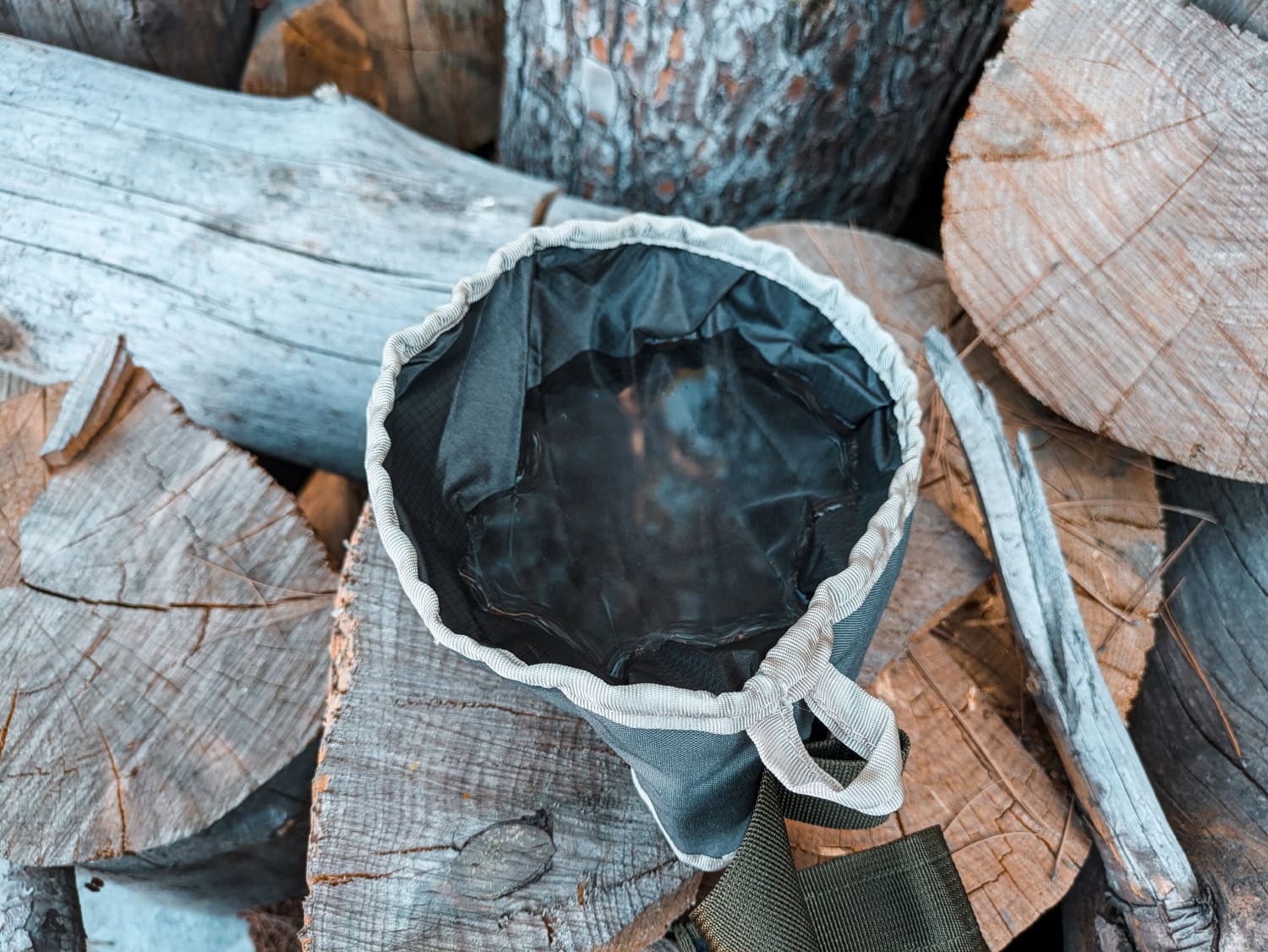 Luno Collapsible Dog Bowl - product with water