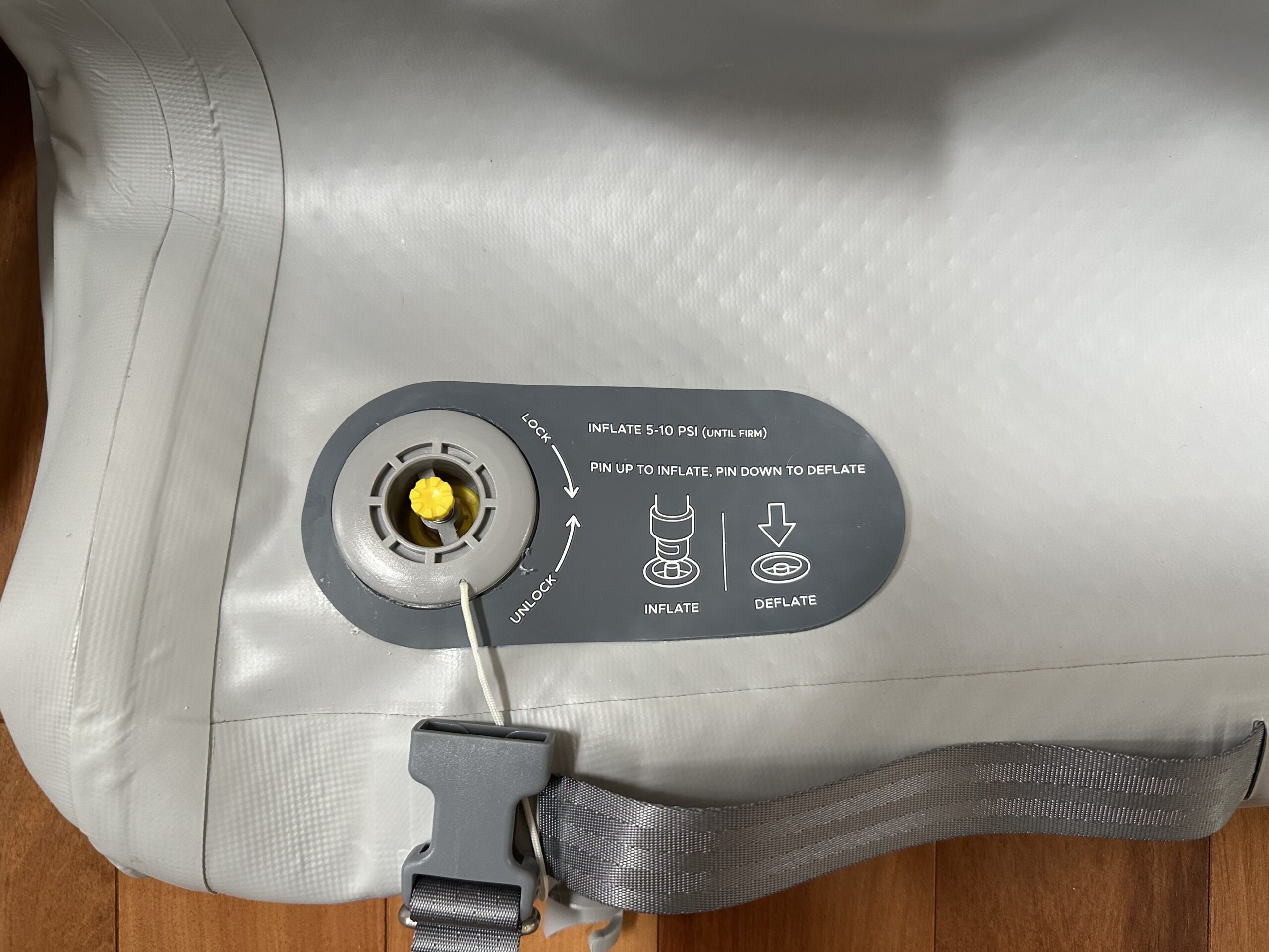 Diggs Dog Travel Kennel content features