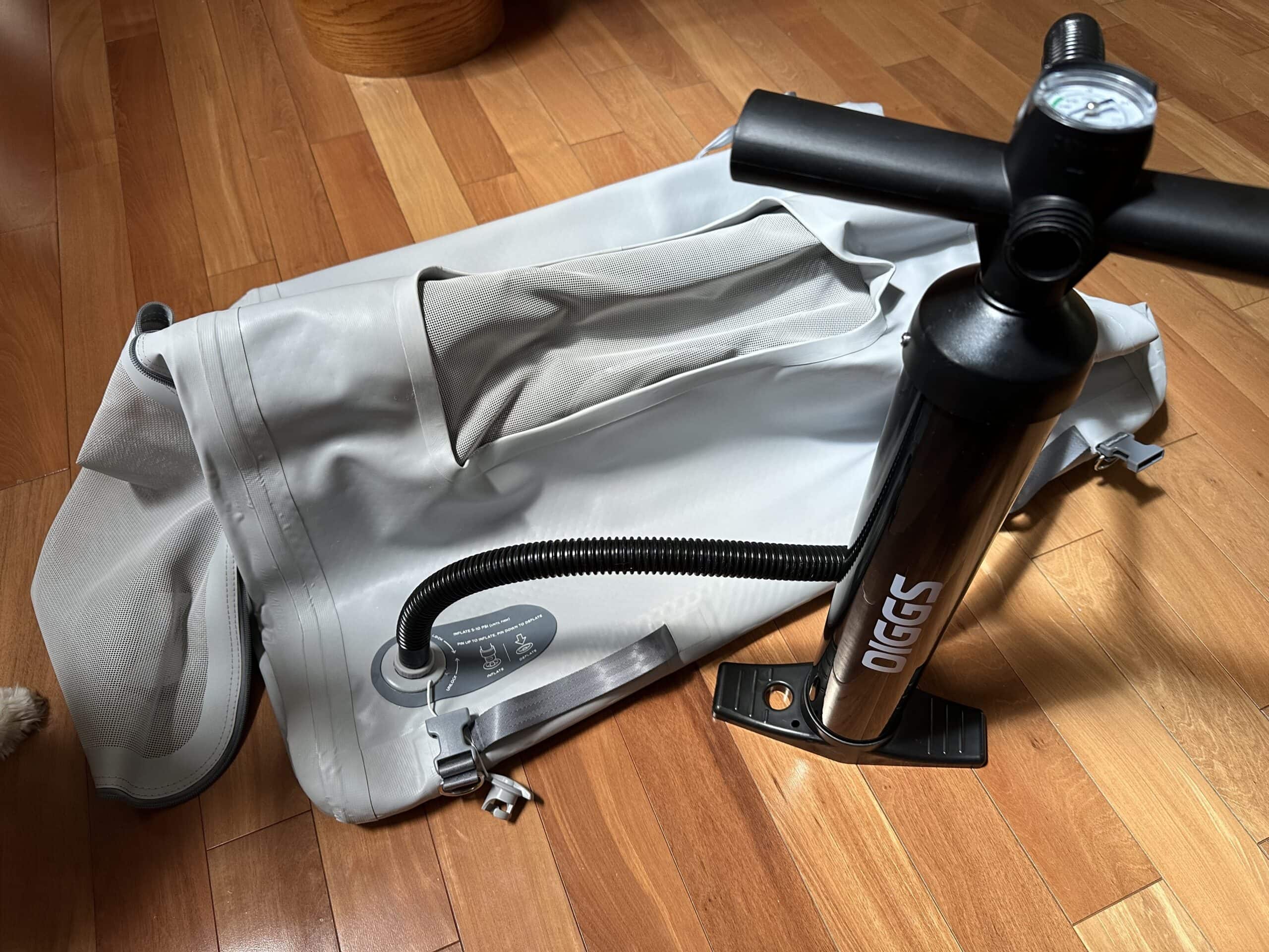 Diggs Dog Travel Kennel content